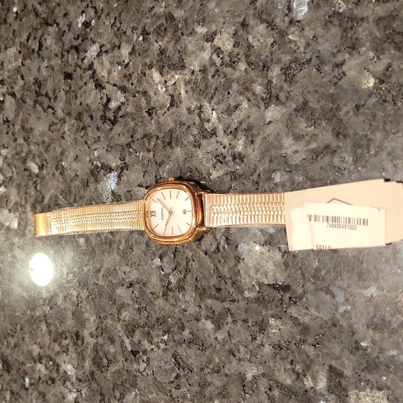 Fosil Watch For Women - Picture 3 of 3